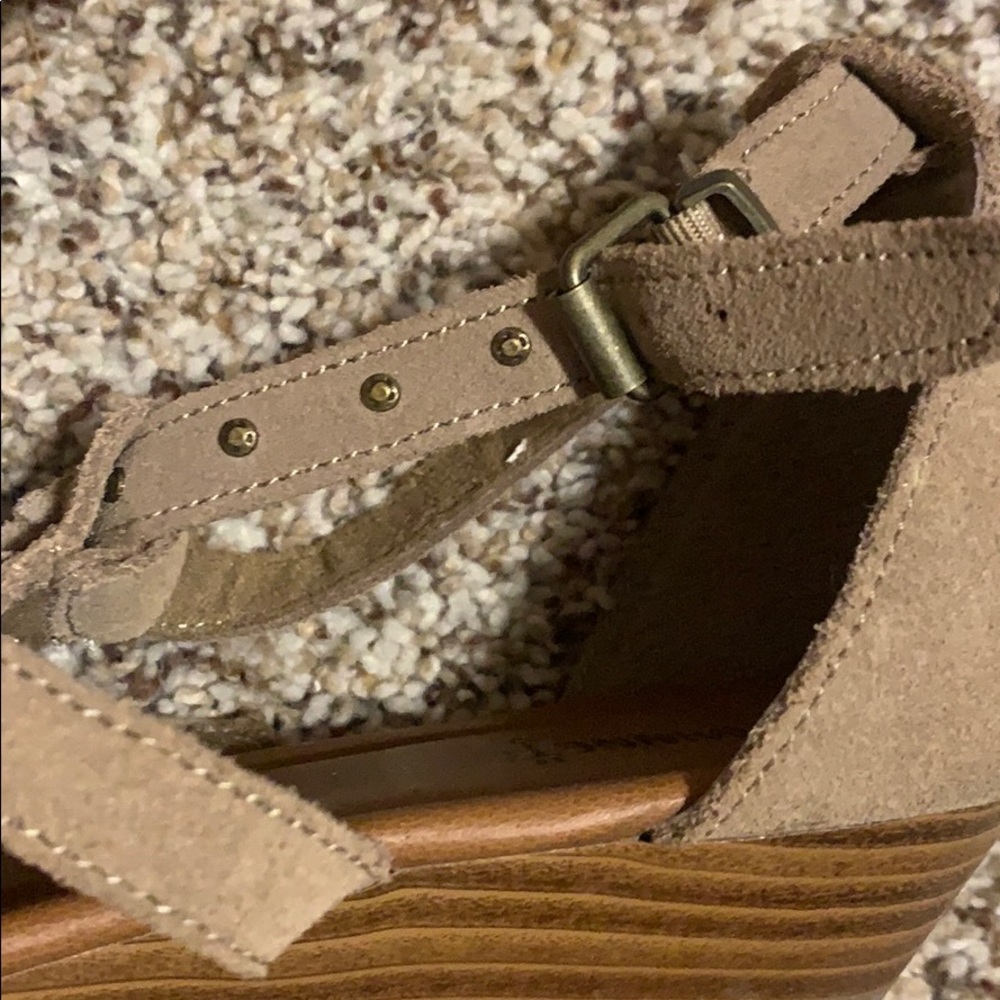 Minnetonka fringe wedges 🌻 - Picture 9 of 9